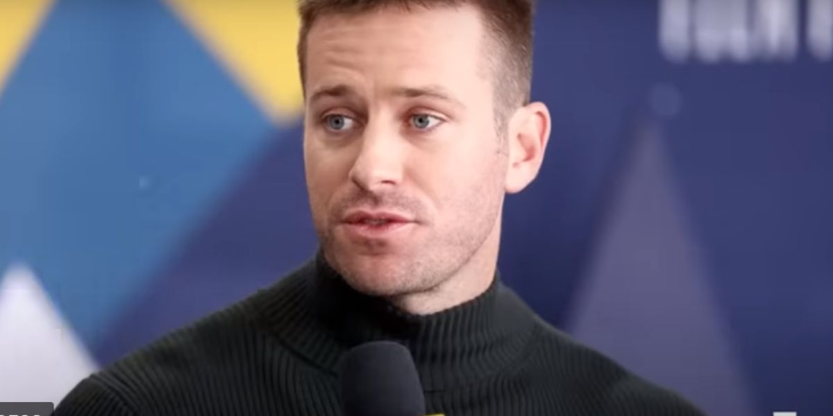 Aantygings van seksuele aanranding teen Armie Hammer ‘onder hersiening’