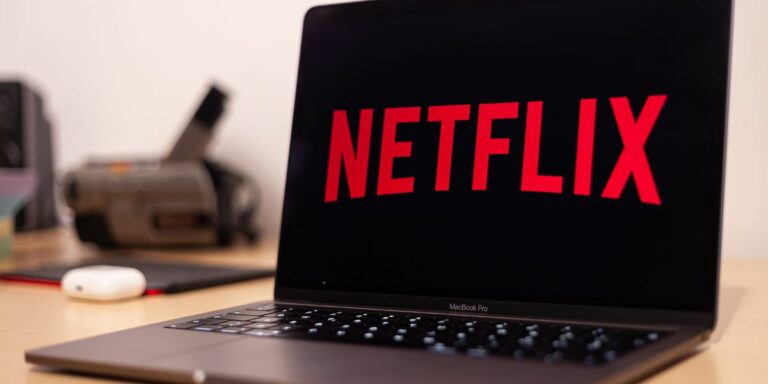 Egiptiese prokureur dagvaar Netflix oor swart vrou as Cleopatra