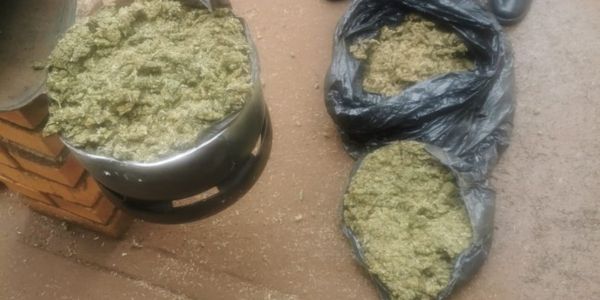 Man in hegtenis wat glo dagga in gastenk smokkel