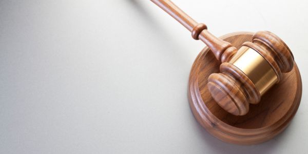 Saak uitgestel van man wat glo pornografiese beelde skep van Ramaphosa en Cele
