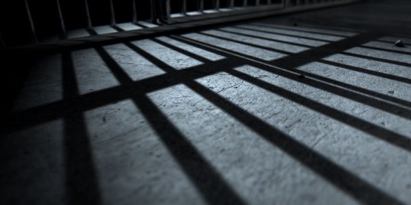Verkragter wat ma met panga by die huis uitsleep gevonnis