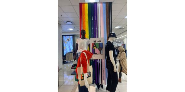 Woolworths word gekritiseer vir ‘Pride month’-veldtog