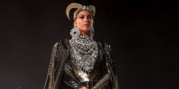Egipte verban Nederlandse argeoloë oor uitstallings van Beyoncé en Rihanna as Nefertiti