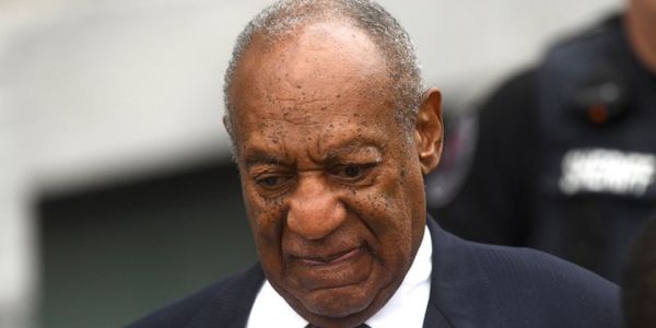 Bill Cosby word gedagvaar vir beweerde seksuele aanranding