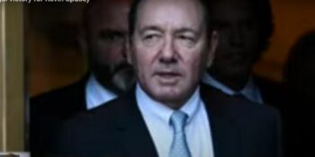 Kevin Spacey beskryf as ‘glibberige’ man wat vermy moet word