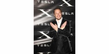 Grimes dagvaar Elon Musk vir fisiese toesig oor hulle kinders
