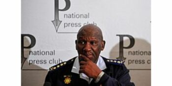 Bheki Cele nog nie gereed om om verskoning te vra nie