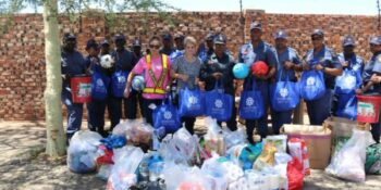 Kimberley werk saam om klere en kos aan mensehandel slagoffers te gee