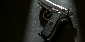 Ouers aangekla na seun (4) homself in kop skiet