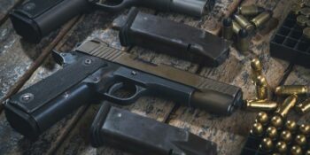 Altesaam 71 amptelike vuurwapens verdwyn oor paar jaar van polisie en weermag