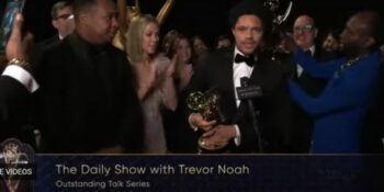 Trevor Noah wen Emmy-toekenning vir The Daily Show